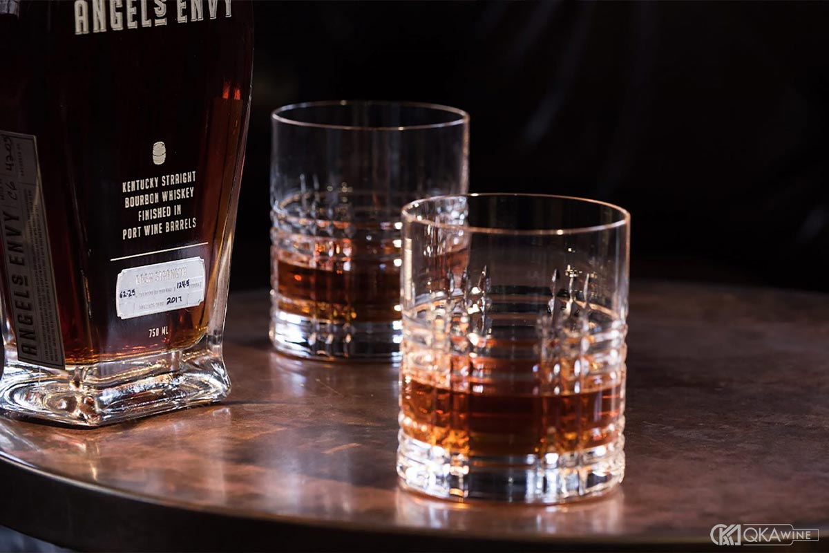 Hương vị và đặc trưng của straight whiskey