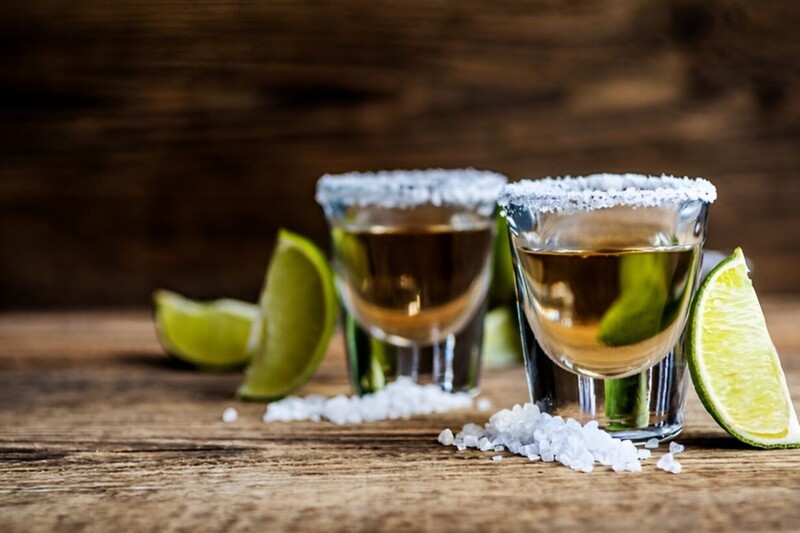 cách uống Tequila với chanh muối