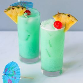 cách pha chế cocktail blue hawaii