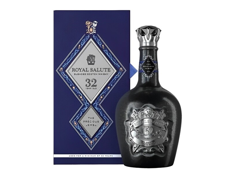 đặc điểm thiết kế chai rượu chivas 32 royal salute