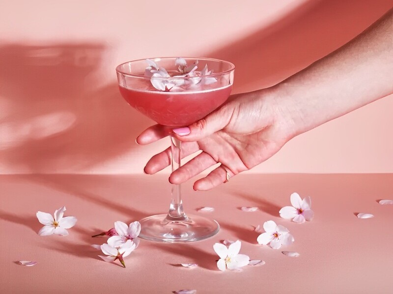 Cocktail Pink Lady với rượu vang hồng