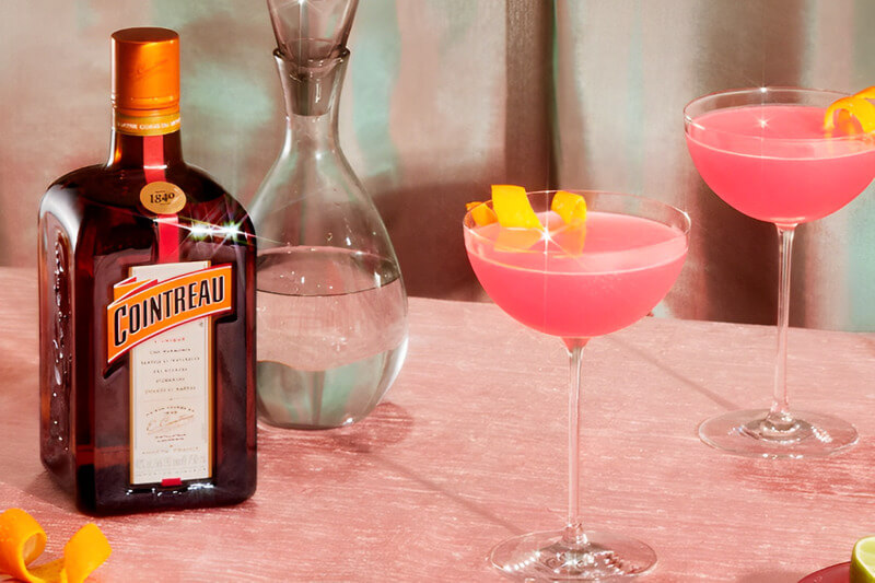 Cocktail Pink Lady với rượu Cointreau