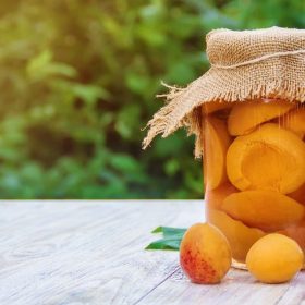 cách ngâm rượu đào
