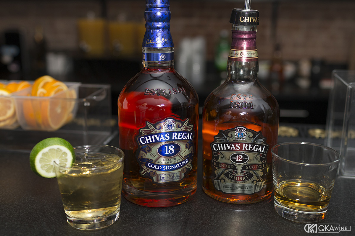 Hướng dẫn cách mở chai rượu Chivas đơn giản