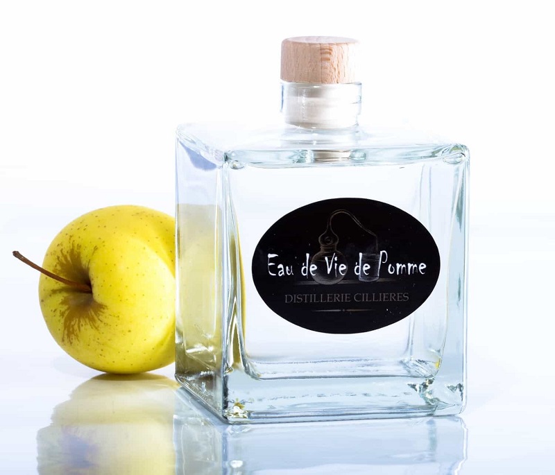Rượu Eau de Vie làm từ táo