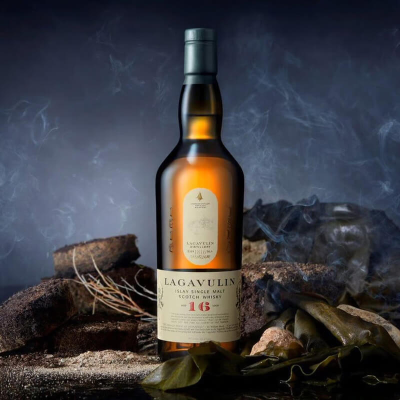 Rượu Whisky khói Lagavulin 16 năm
