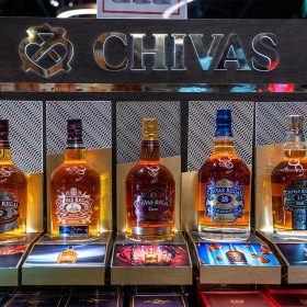 Cách phân biệt rượu Chivas thật và giả