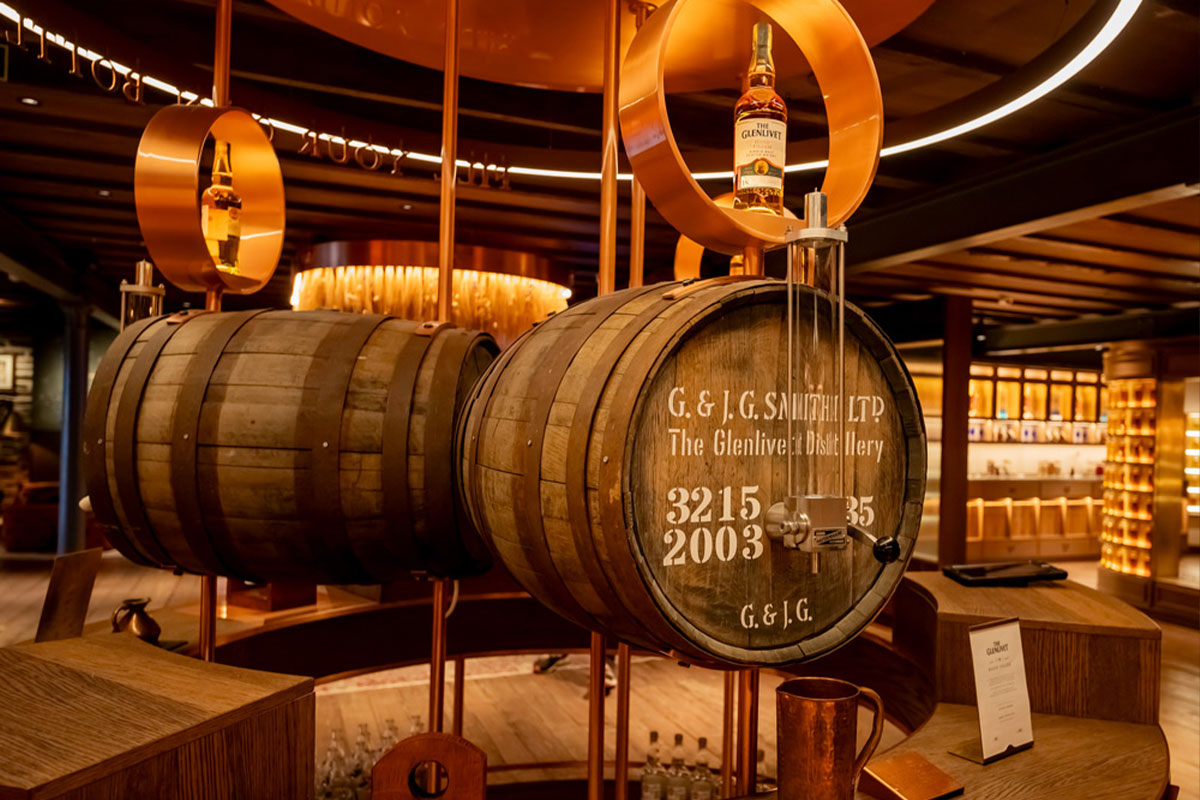 Glenlivet được ủ trong thùng gì?