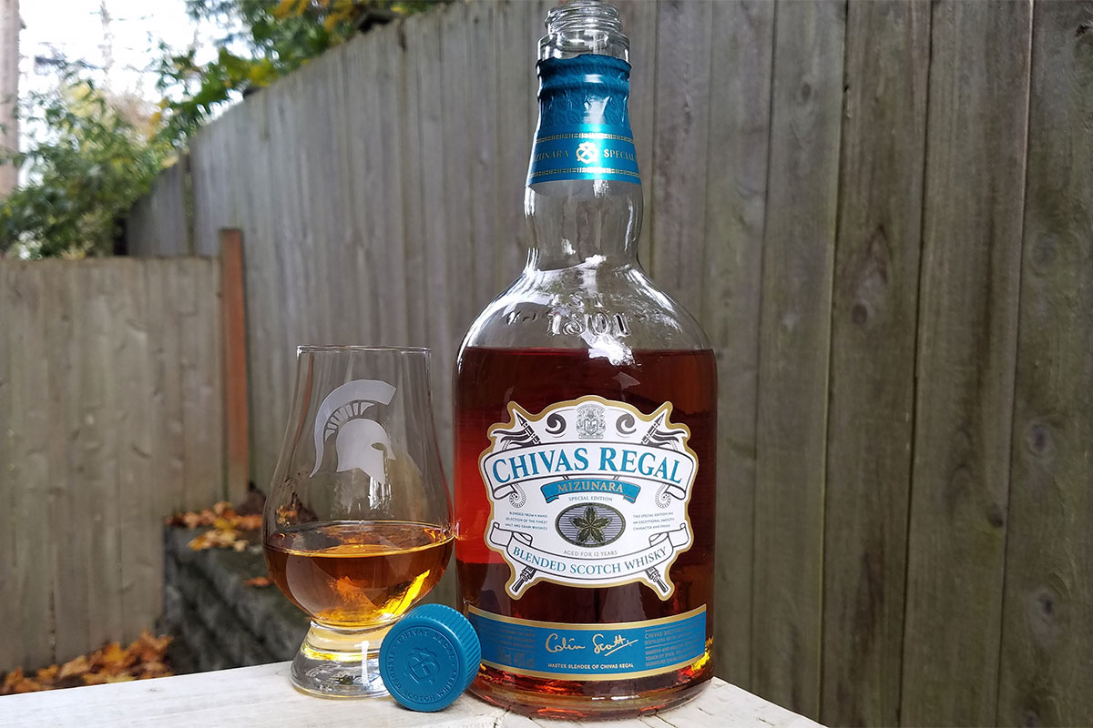 Phân biệt rượu Chivas Mizunara thật và giả