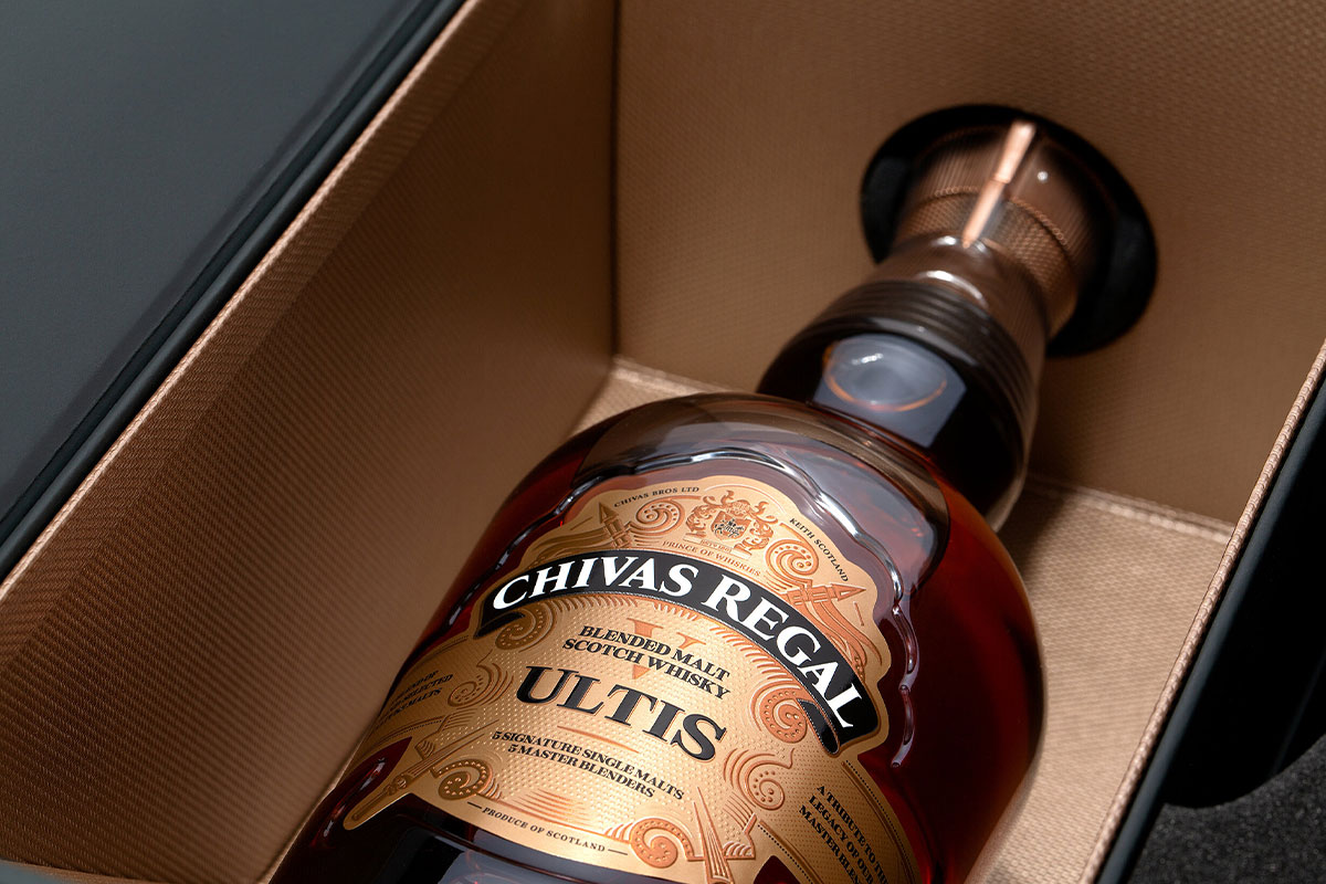 Phân biệt rượu Chivas Ultis thật và giả