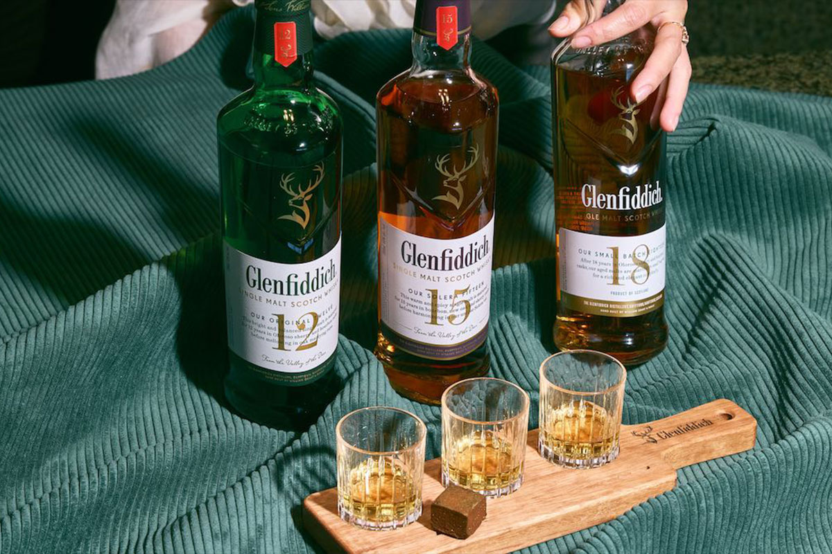 Kỹ thuật xoay ly và ngửi rượu Glenfiddich