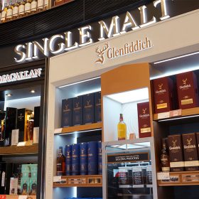 So sánh rượu Glenfiddich và Macallan