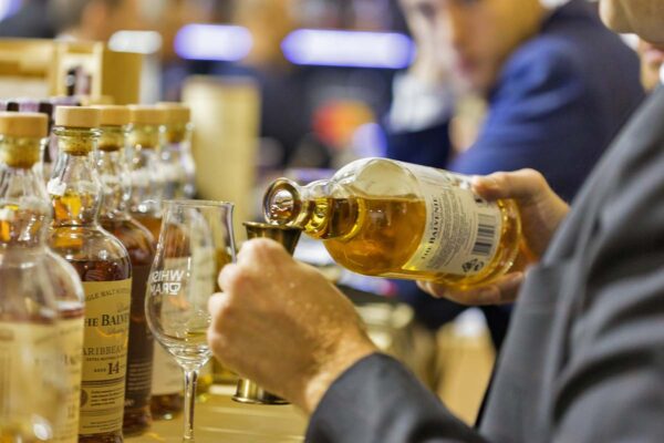 Cách uống rượu Balvenie chuẩn chuyên gia