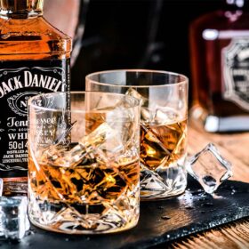 Hướng dẫn chi tiết cách uống rượu Jack Daniel’s cho từng dòng