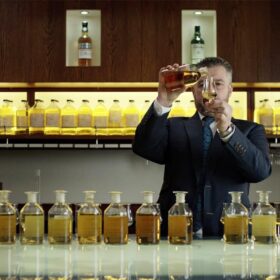Kỹ thuật blending whisky Ballantine’s
