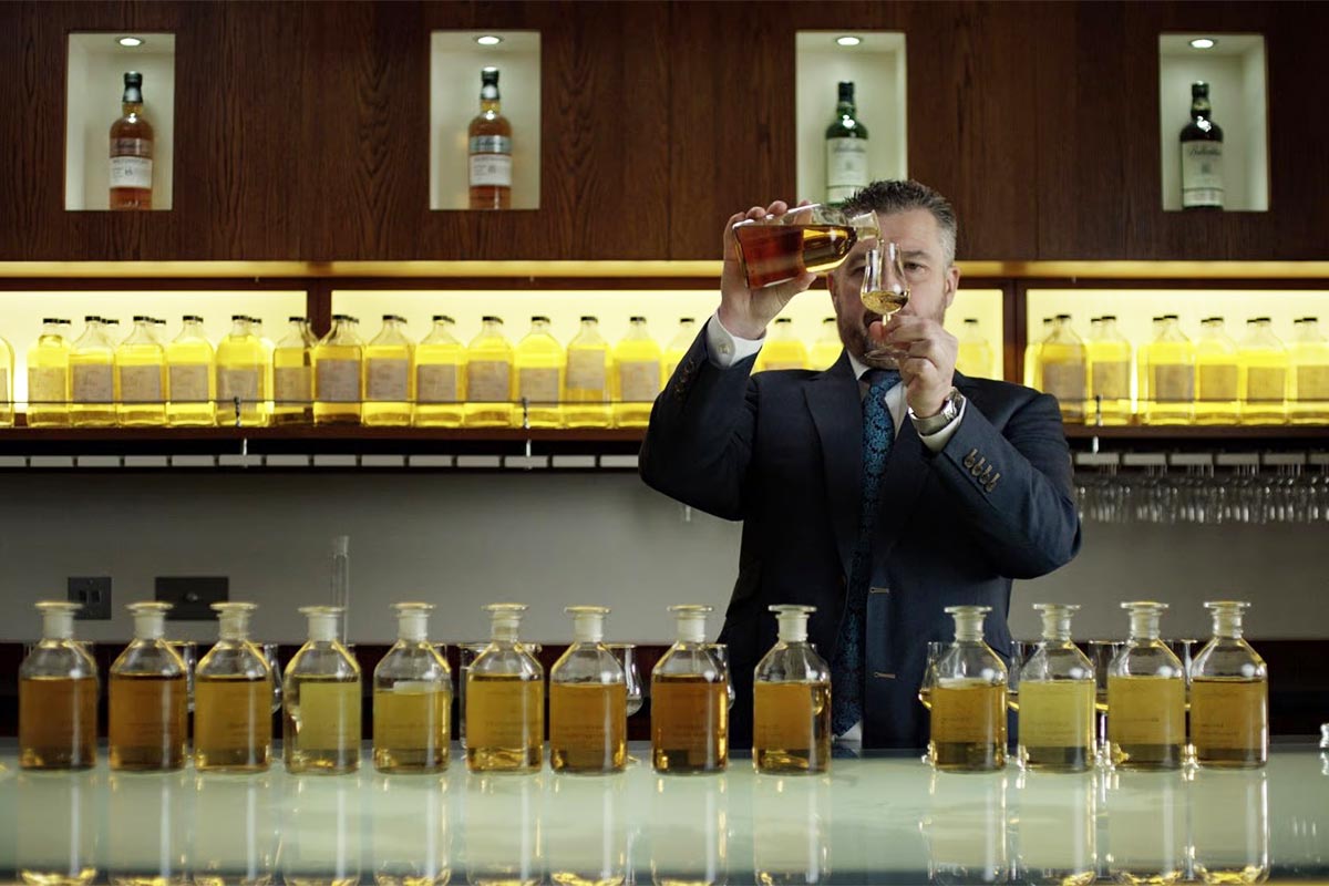 Kỹ thuật blending whisky Ballantine’s