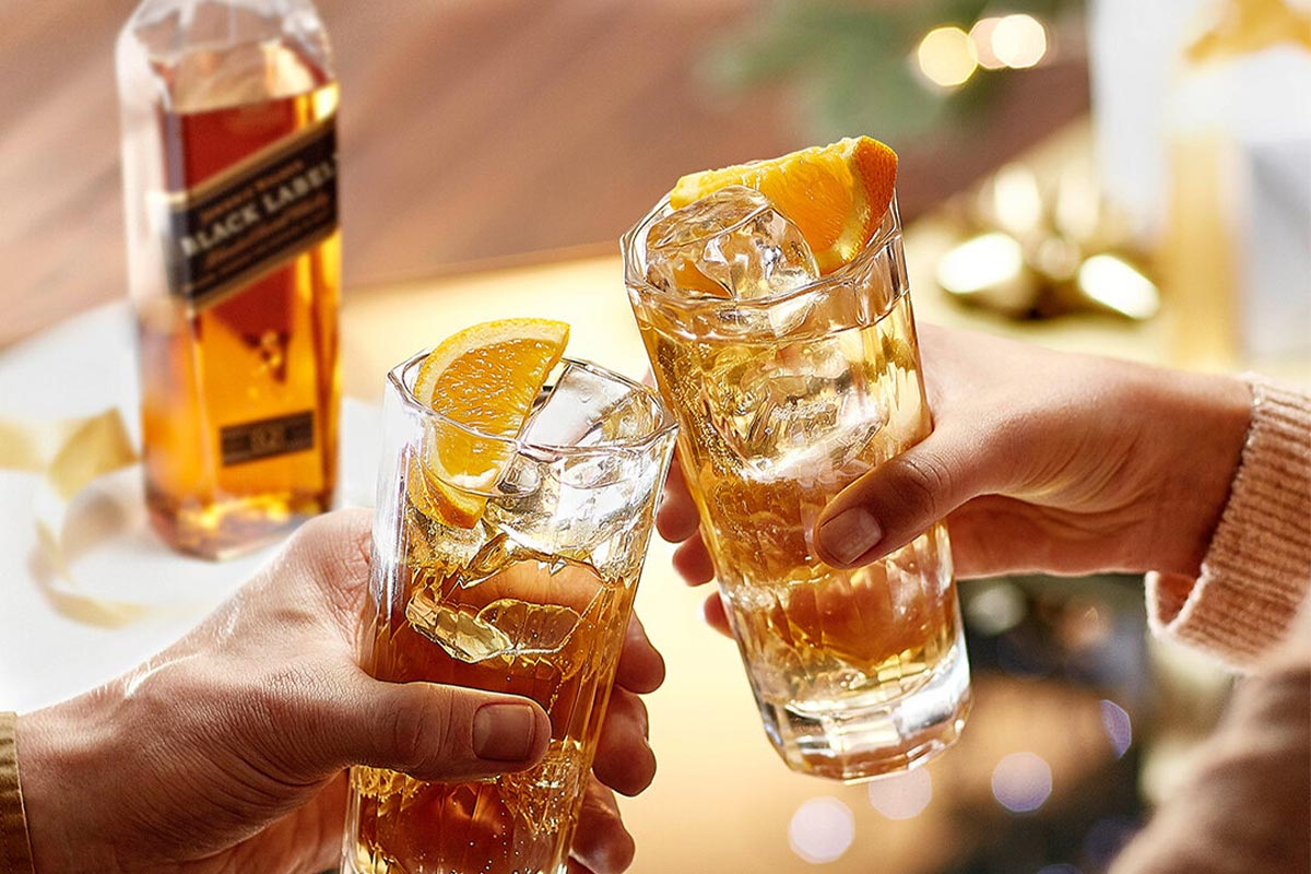 Pha chế cocktail Johnnie Walker
