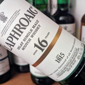Cách phân biệt rượu Laphroaig thật giả chi tiết