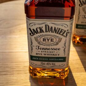 Cách phân biệt rượu Jack Daniel’s thật và giả chi tiết