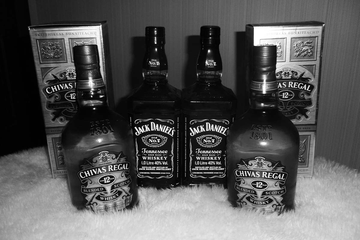 Khi nào nên chọn Jack Daniel’s, khi nào nên chọn Chivas?