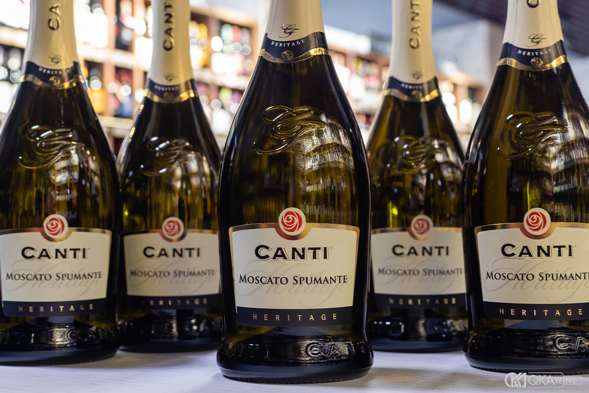 Vang nổ Moscato Spumante