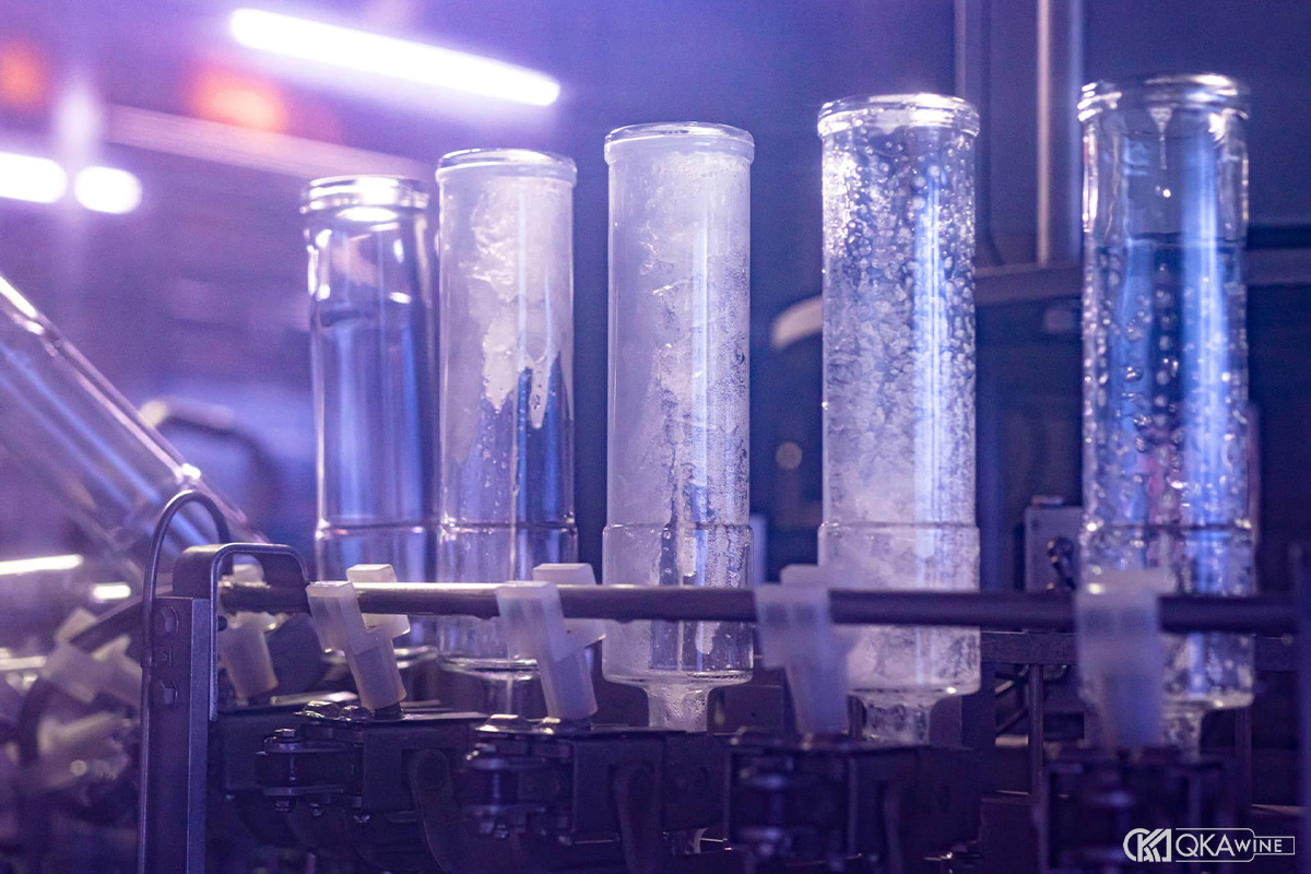 Nghệ thuật chưng cất nhiều lần và lọc than trong sản xuất vodka