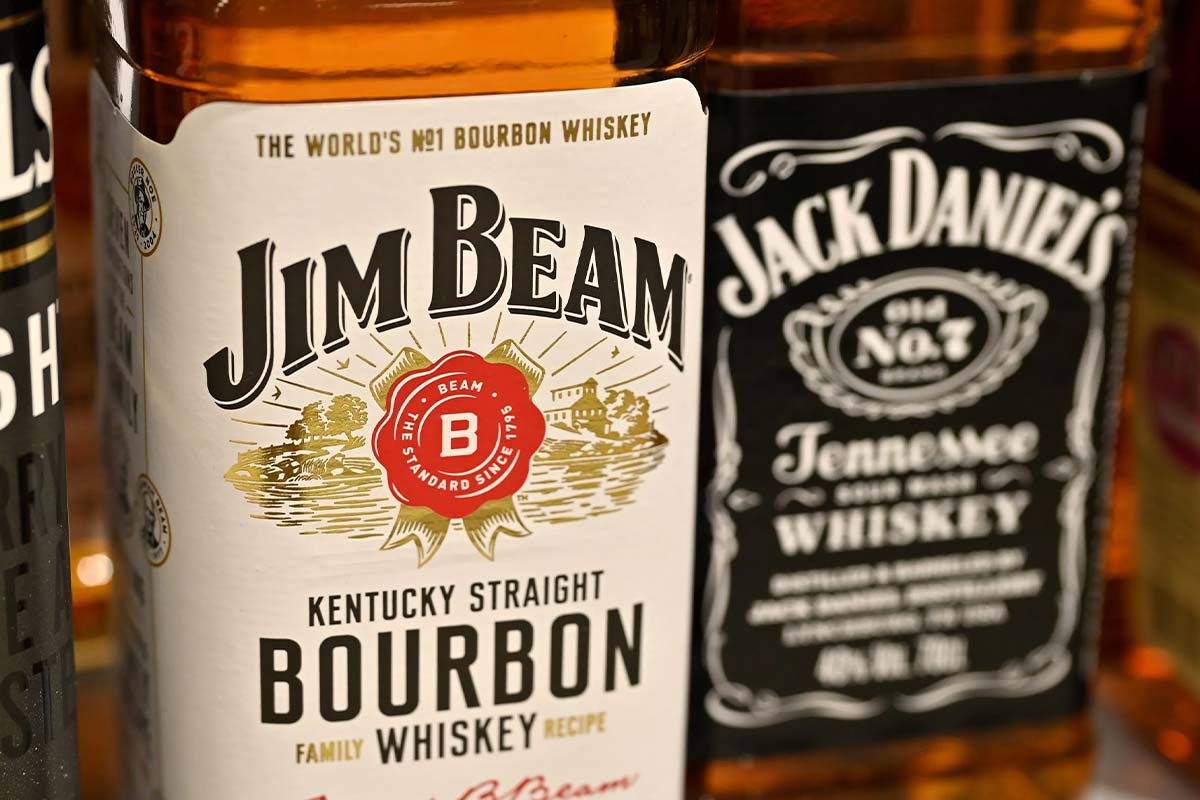So sánh chi tiết Jack Daniel’s vs Jim Beam