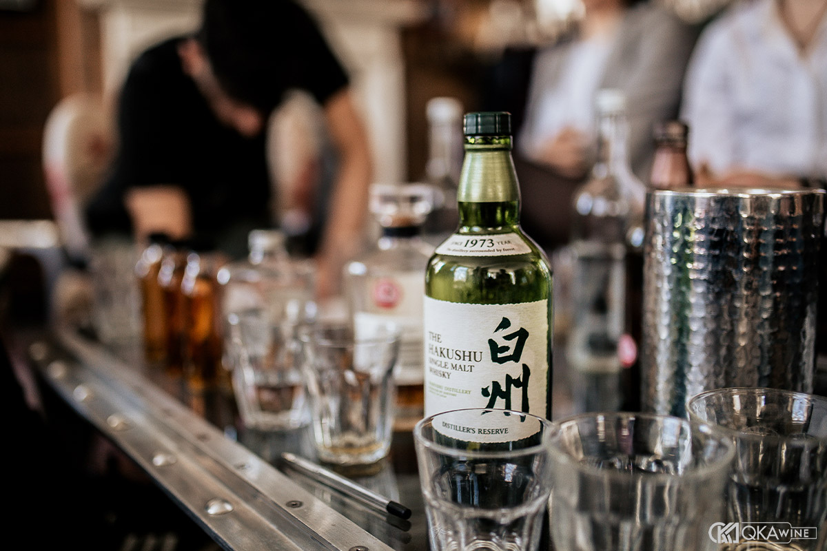 So sánh giá trị và định vị trên thị trường Yamazaki và Hakushu
