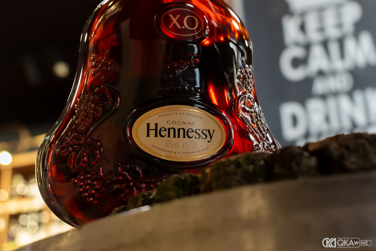 Thiết kế chai và hình ảnh thương hiệu Hennessy XO