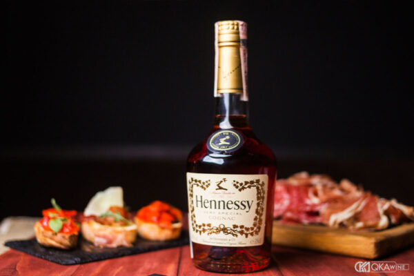 Uống rượu Hennessy ăn gì ngon?