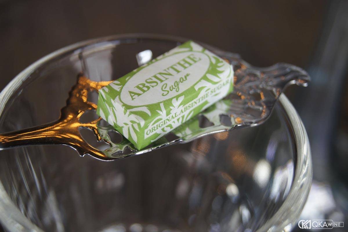 Bảo quản và vệ sinh dụng cụ Absinthe đúng cách