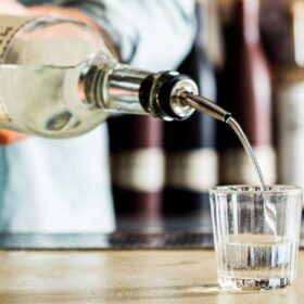 Cách uống rượu Mezcal
