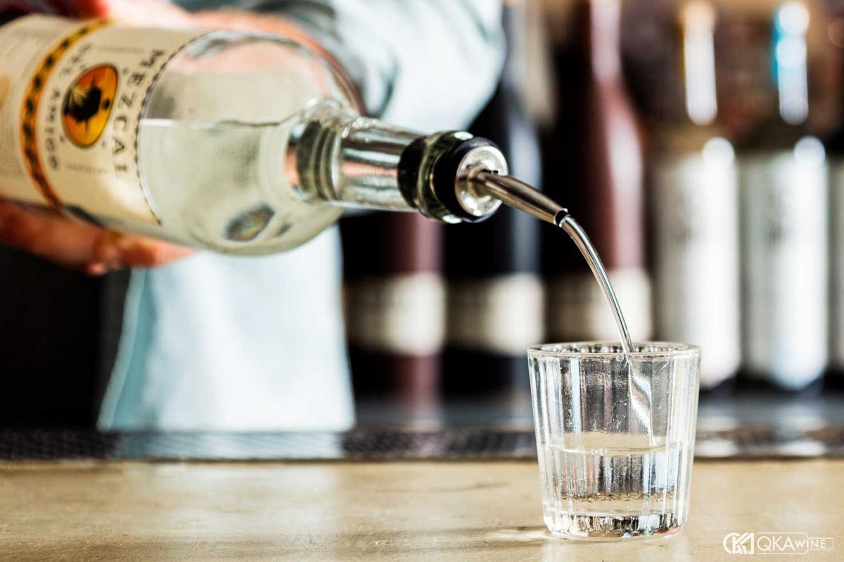 Quy trình thủ công tạo nên bản sắc của Mezcal