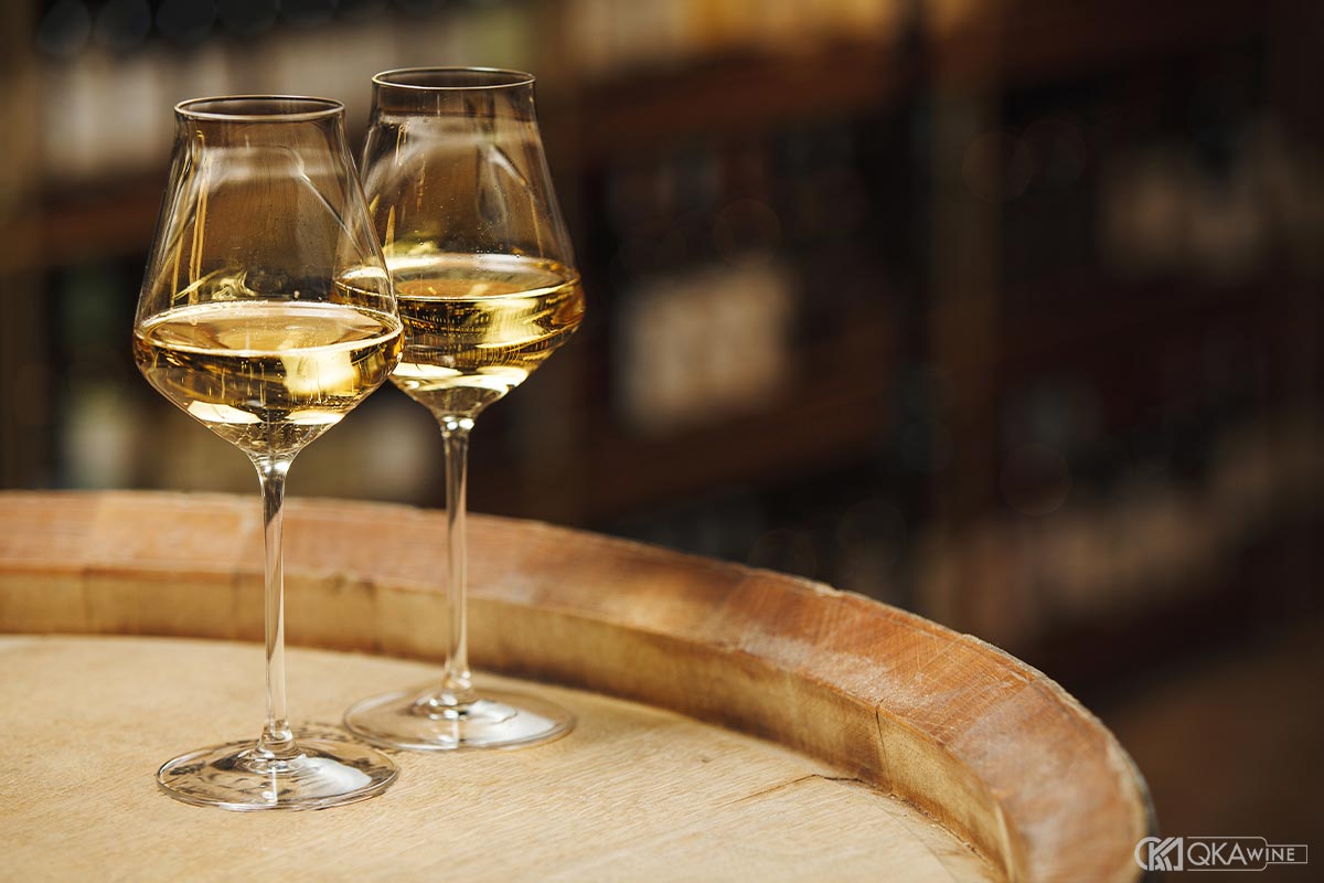 Rượu vang trắng