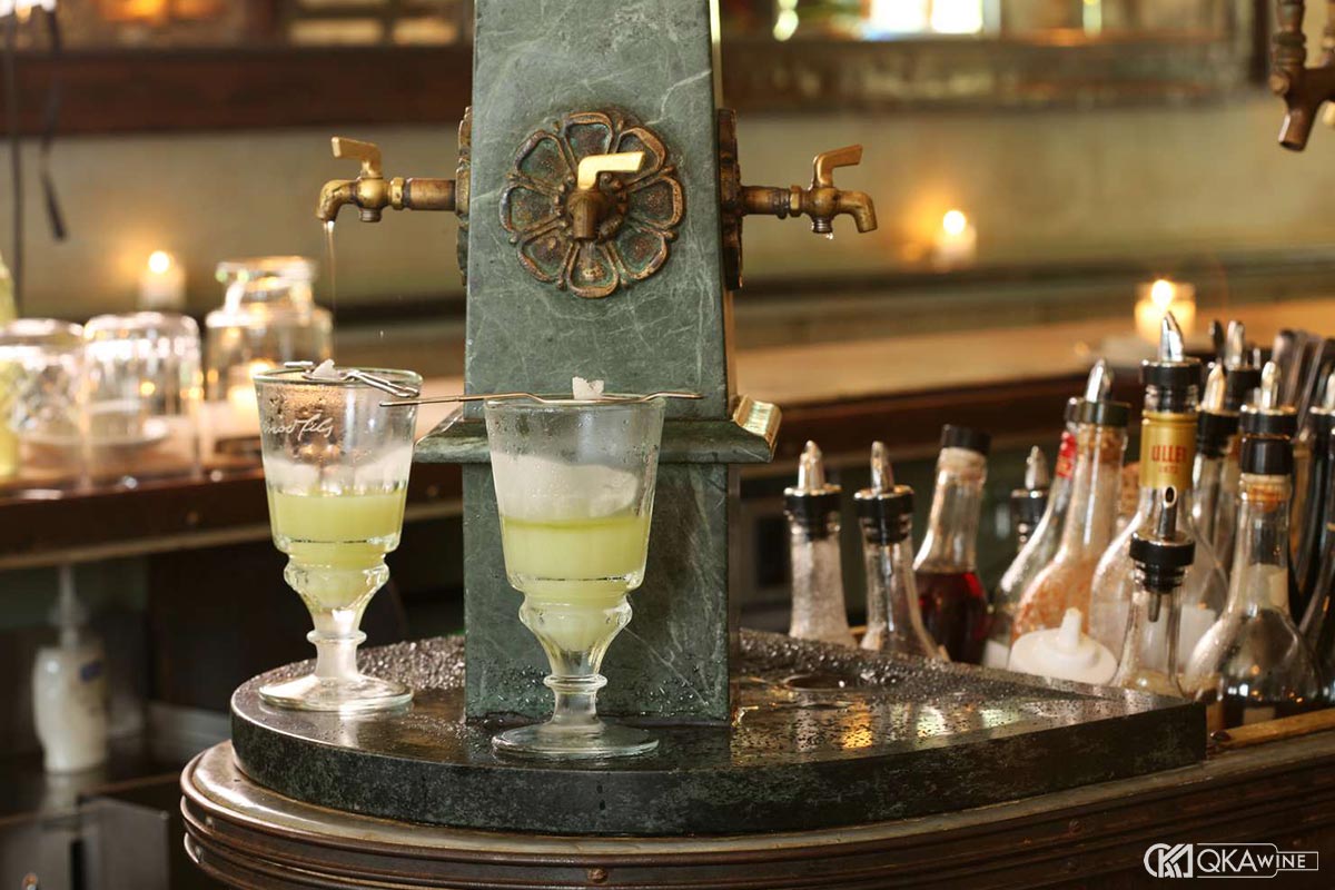 Tháp pha Absinthe