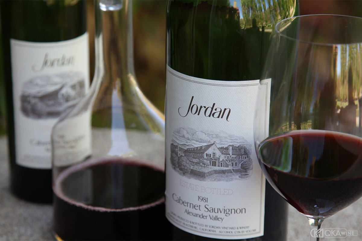 Thưởng thức vang Cabernet Sauvignon