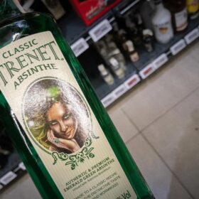 Top 5 chai Absinthe nổi tiếng dễ mua tại Việt Nam