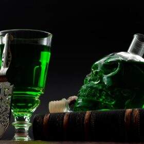 Vì sao rượu Absinthe bị cấm ở nhiều quốc gia?