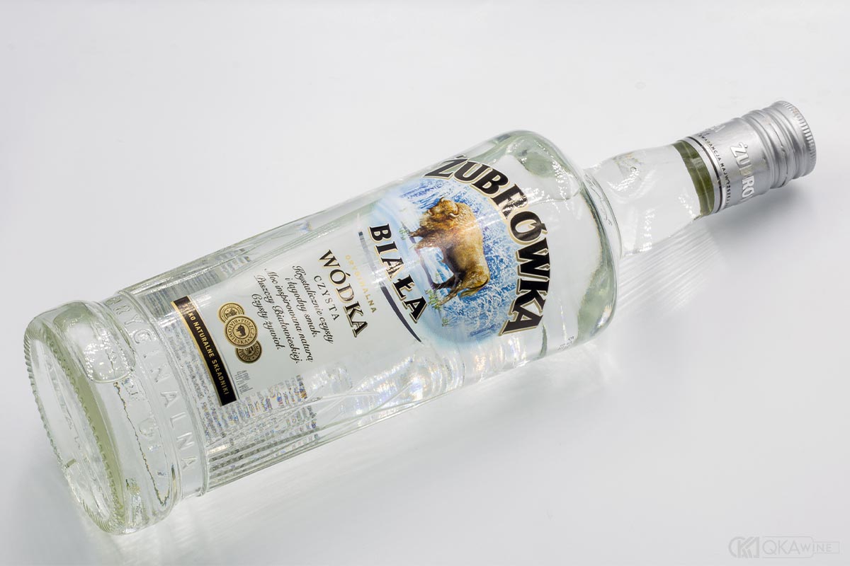 Vodka mùi Zubrowka