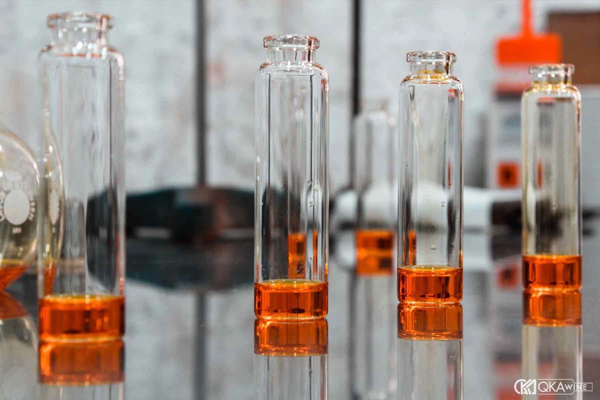 Aldehyde và ester trong Bourbon whiskey