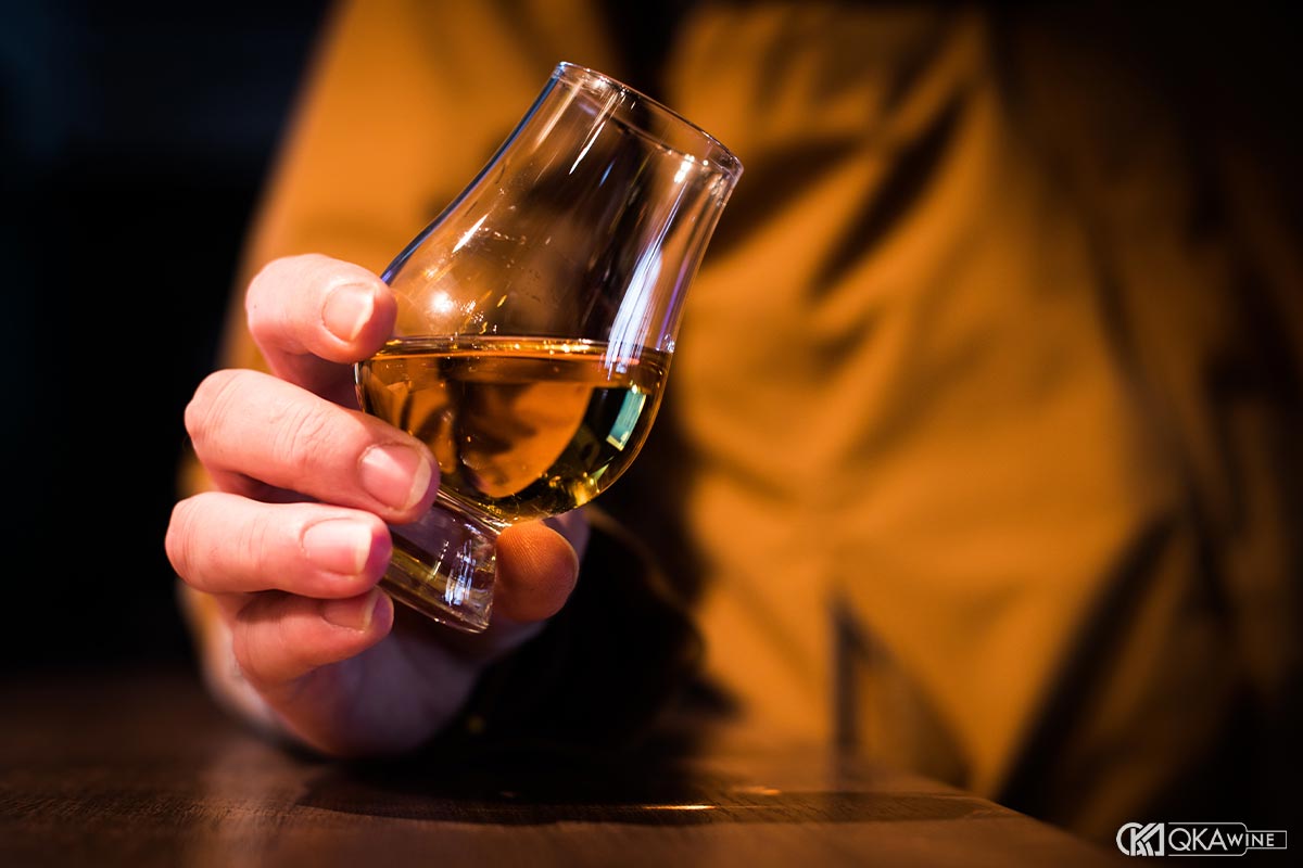 Ảnh hưởng của thời gian ủ đến hậu vị whisky Nhật