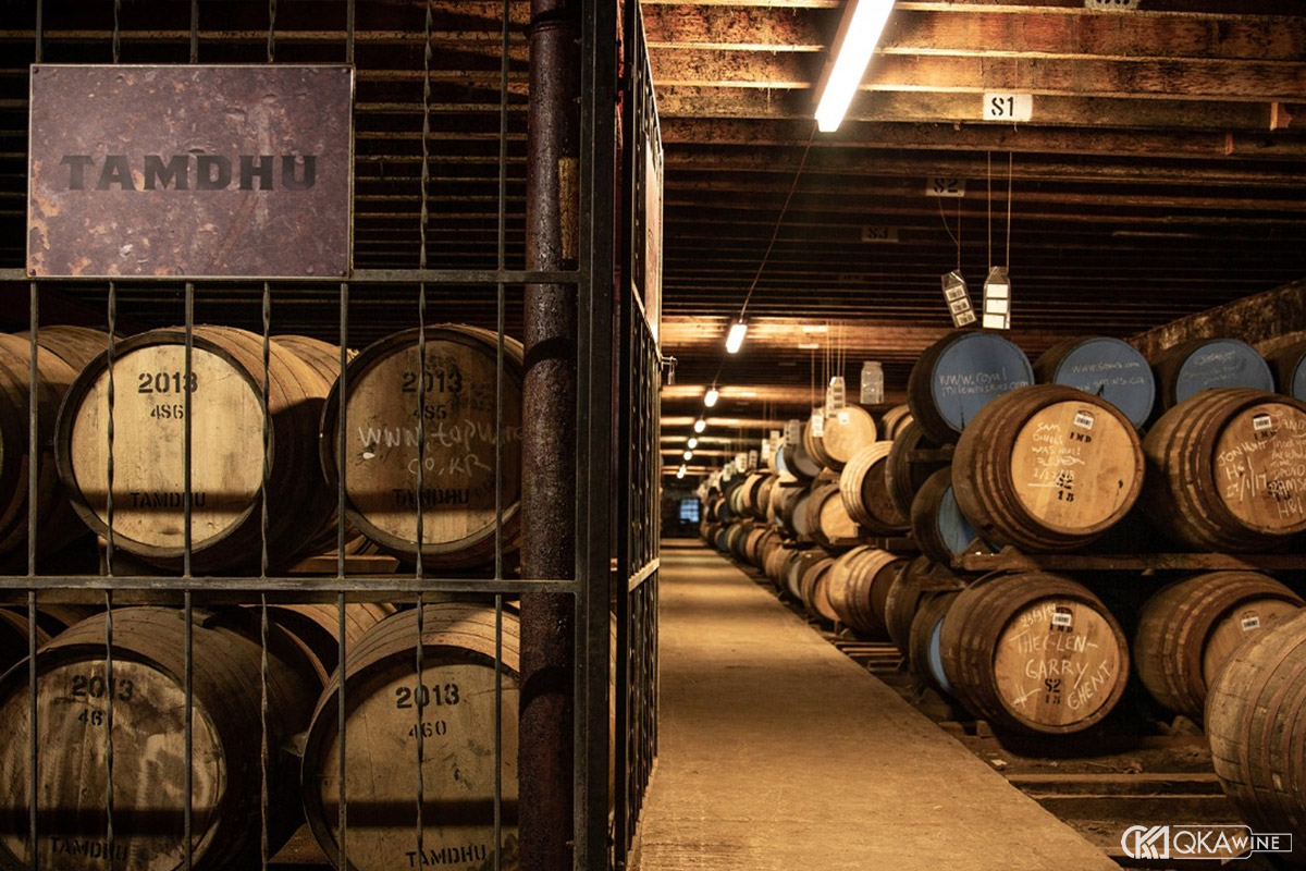 Ảnh hưởng của thùng Sherry lên hương vị và màu sắc whisky