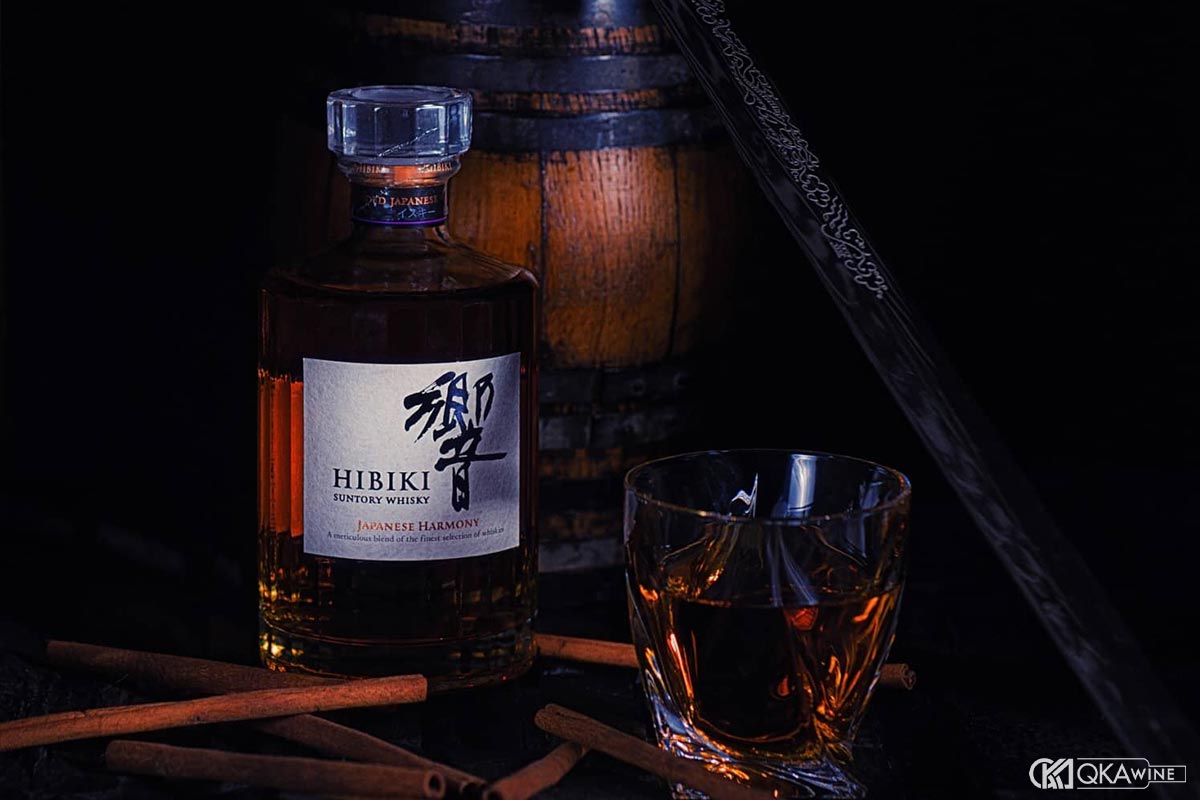 Blended whisky là gì và vai trò của blending trong Hibiki?