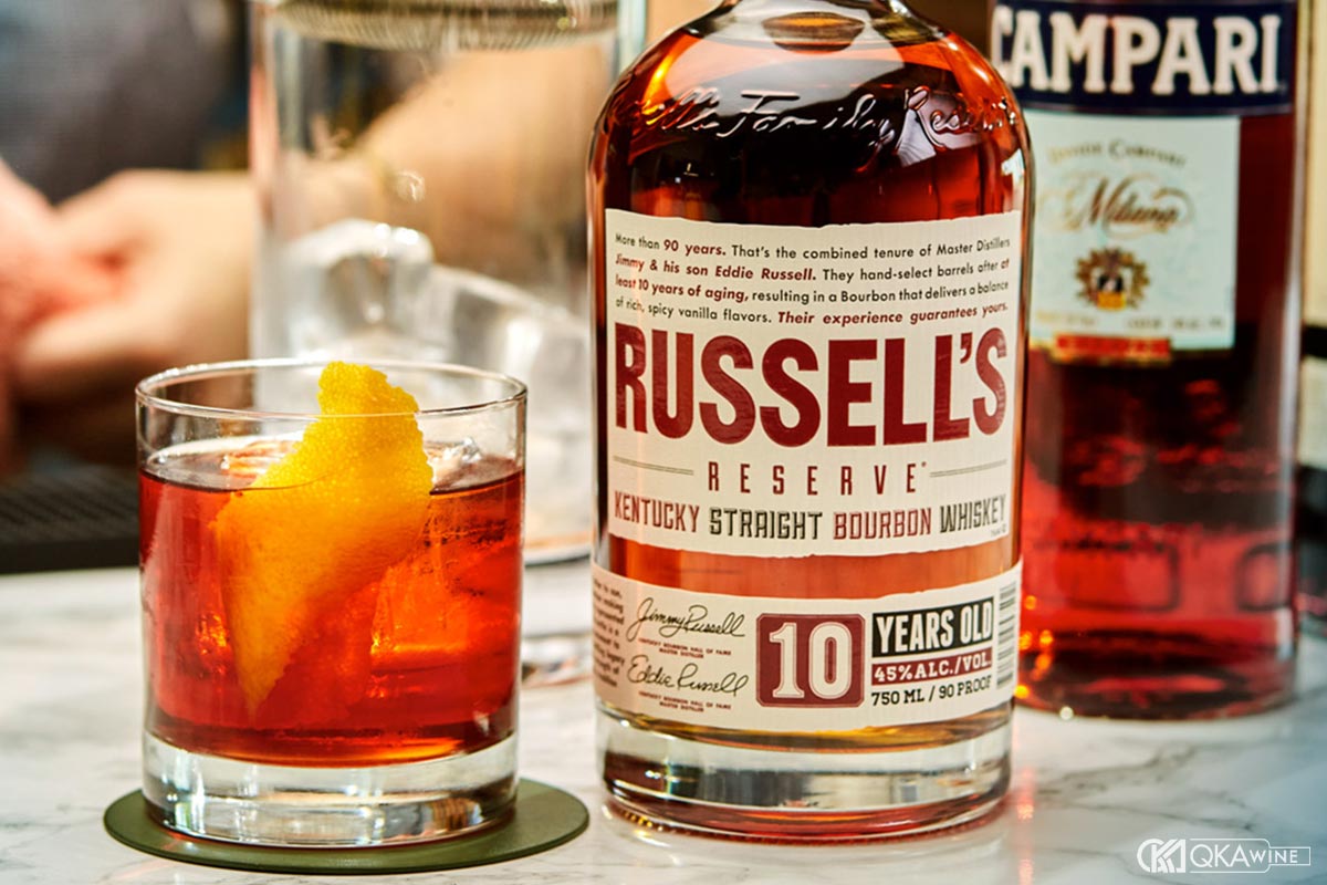 Boulevardier Bourbon whiskey cocktail
