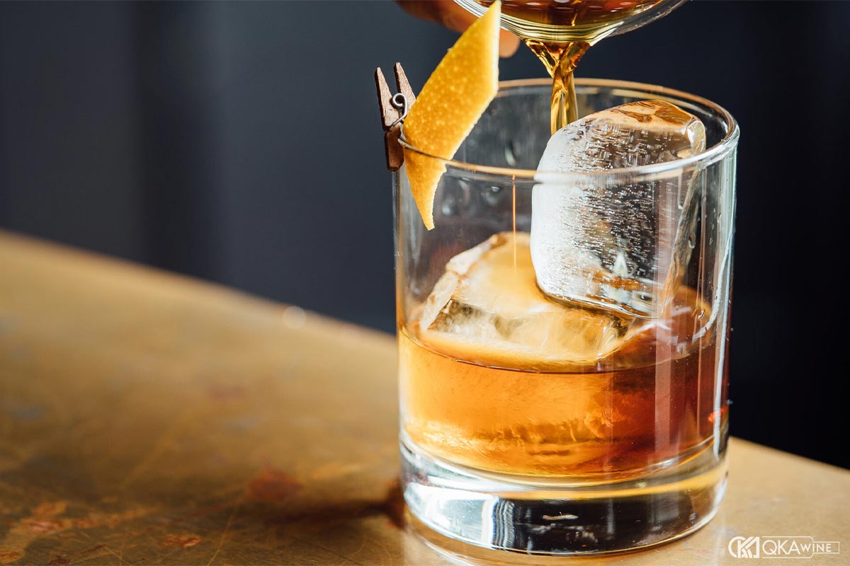 Ethanol và nước trong Bourbon whiskey