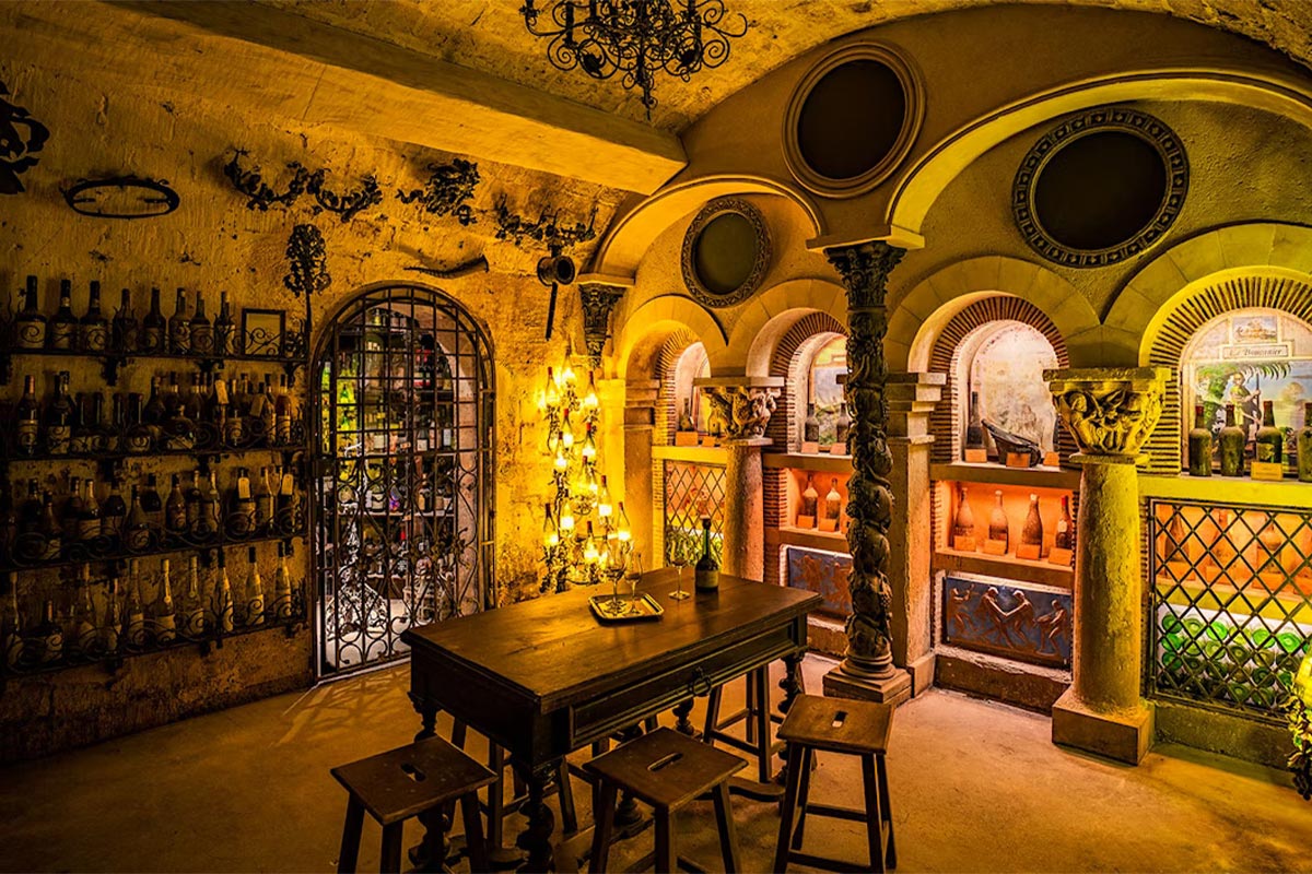 Biểu tượng Paris La Tour d’Argent ra mắt hầm rượu lịch sử