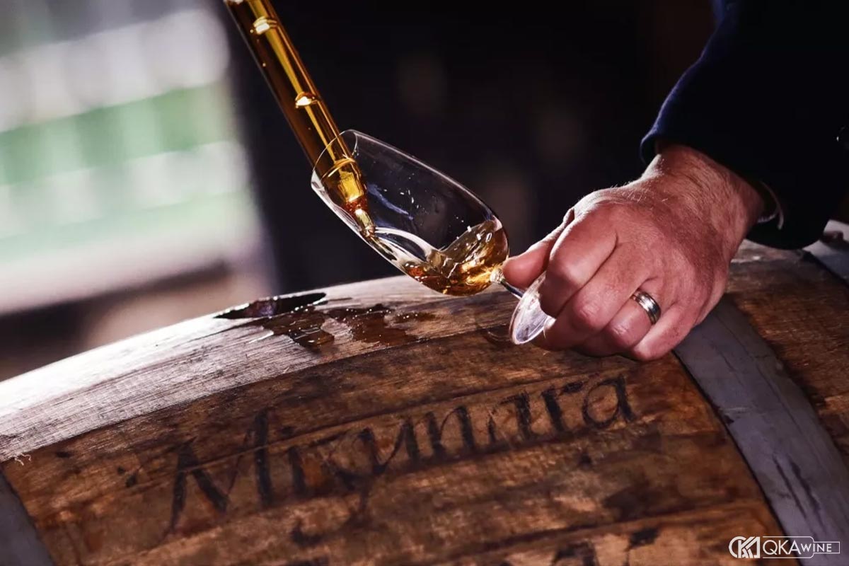 Mizunara trong tương lai của whisky Nhật