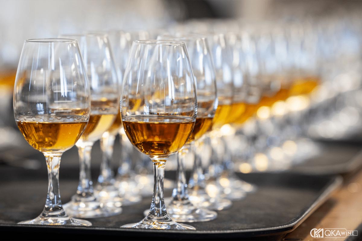 Tannin và hợp chất từ gỗ sồi trong Bourbon whiskey