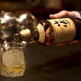 Top 10 chai whisky Nhật làm quà tặng sang trọng và đẳng cấp