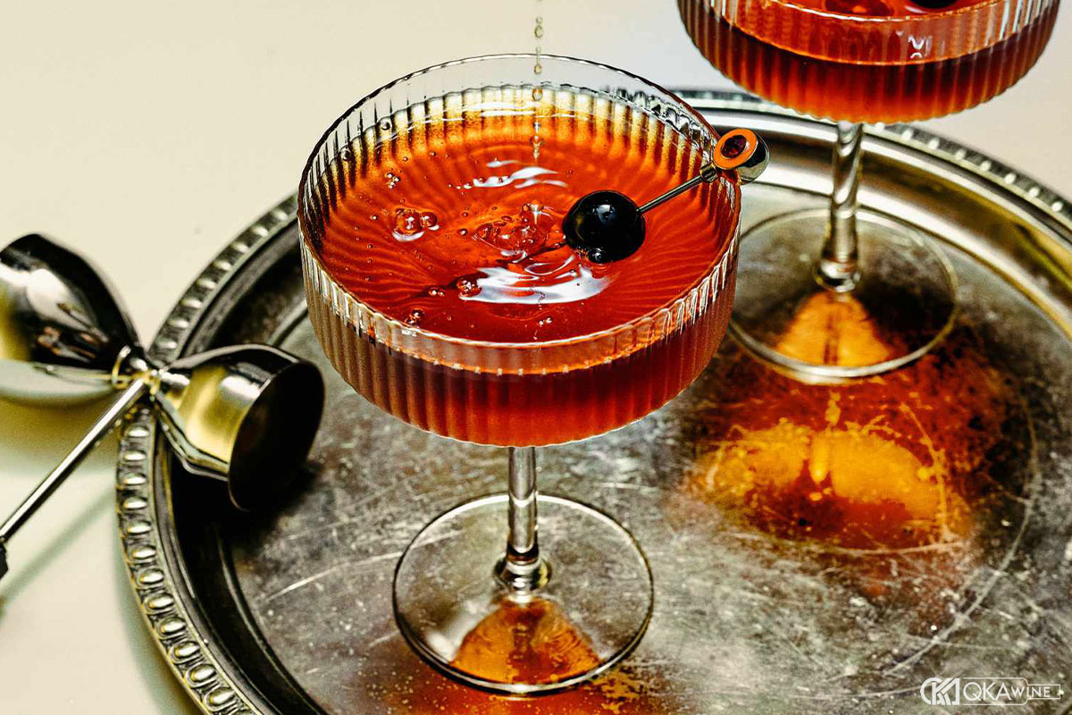 Cách dùng Dry Vermouth trong Gibson và điểm khác biệt tinh tế